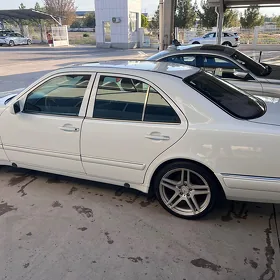 Mercedes-Benz E320 1997