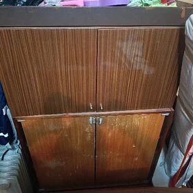 Mebel škaflar glansywy
