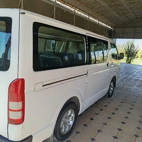 Toyota Hiace 2008