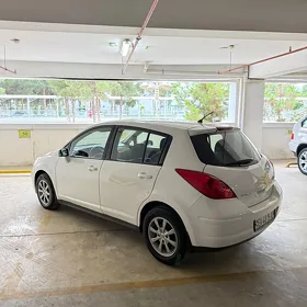 Nissan Versa 2011