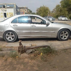 Mercedes-Benz C320 2002