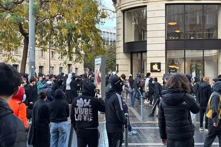 «Enjam yzarlanýar»: Apple Fransiýada ogurlanan iPhone-lary «gulplady»