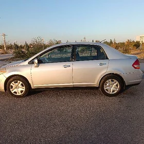 Nissan Versa 2009
