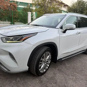 Toyota Highlander 2020