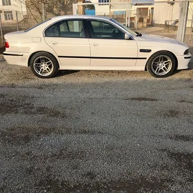 BMW E39 1998