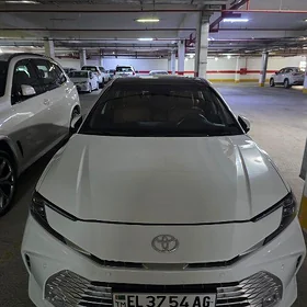 Toyota Camry 2025