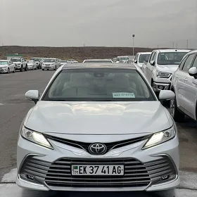 Toyota Camry 2021