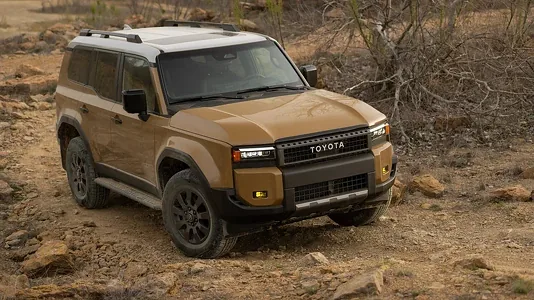 Toyota отзовёт более 105 тысяч Land Cruiser 250 из-за риска утечки топлива
