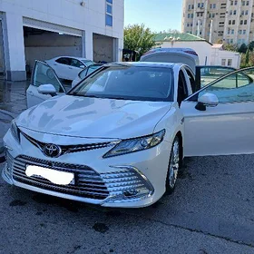 Toyota Camry 2023