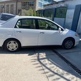 Nissan Versa 2007
