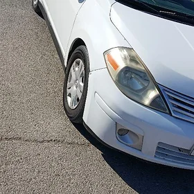 Nissan Versa 2011
