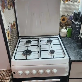 Газ плита и вытяжка