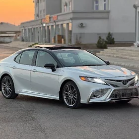 Toyota Camry 2021