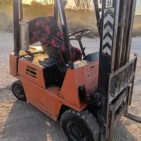 Kara Forklift 2006