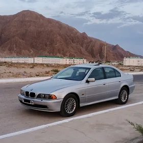 BMW E39 2000