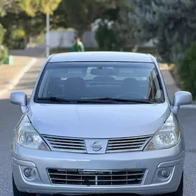 Nissan Versa 2011