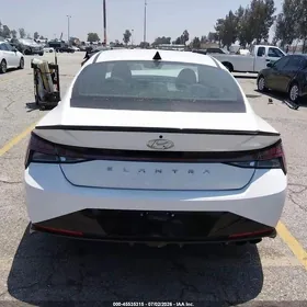 Hyundai Elantra 2021