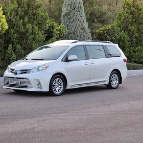 Toyota Sienna 2016