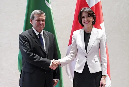 Raşid Meredow Batumide Gruziýanyň ministri bilen üstaşyr ulag mümkinçiliklerini maslahatlaşdy