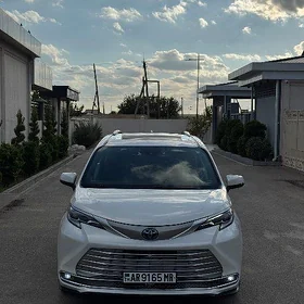 Toyota Sienna 2022