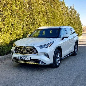 Toyota Highlander 2021