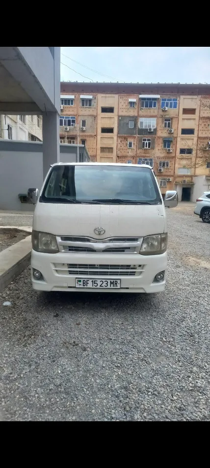 Toyota Hiace 2012 - 1