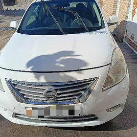 Nissan Versa 2013