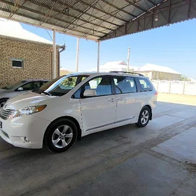 Toyota Sienna 2012