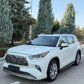 Toyota Highlander 2021