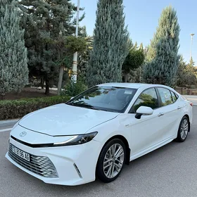 Toyota Camry 2025