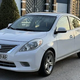 Nissan Versa 2012