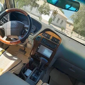 Infiniti QX4 2000