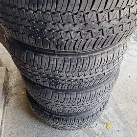 DUNLOP  265 65 18