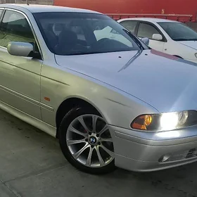 BMW E39 2000