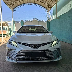 Toyota Camry 2023