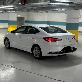 Hyundai Elantra 2020
