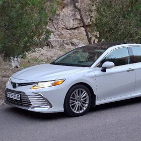 Toyota Camry 2023