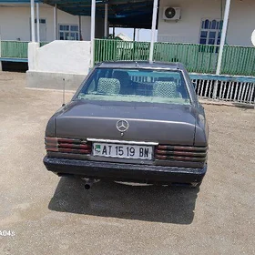 Mercedes-Benz 190E 1990