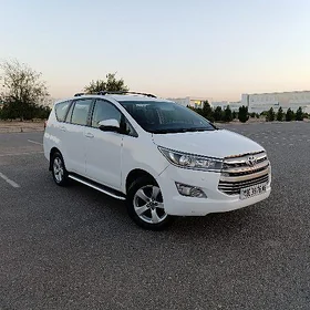Toyota Innova 2019