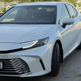 Toyota Camry 2025