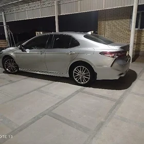 Toyota Camry 2021