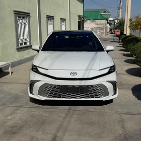 Toyota Camry 2025