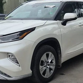 Toyota Highlander 2021