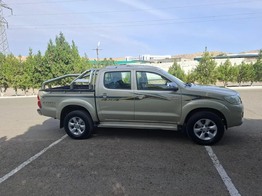Toyota Hilux 2015 - 1