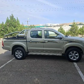 Toyota Hilux 2015