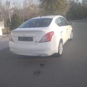 Nissan Versa 2011