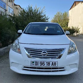 Nissan Versa 2014