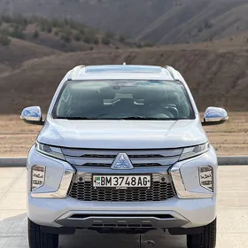 Mitsubishi Pajero 2021