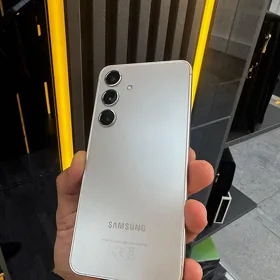 Samsung S24