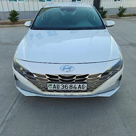 Hyundai Elantra 2022